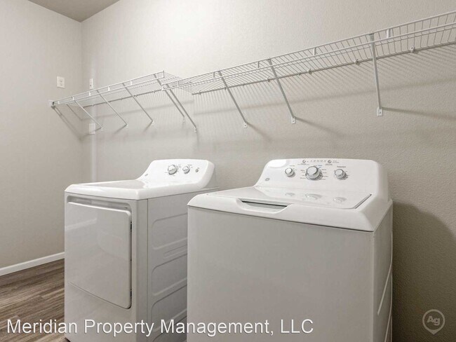 Building Photo - 3 br, 2 bath Apartment - 1781 35th St S 17...