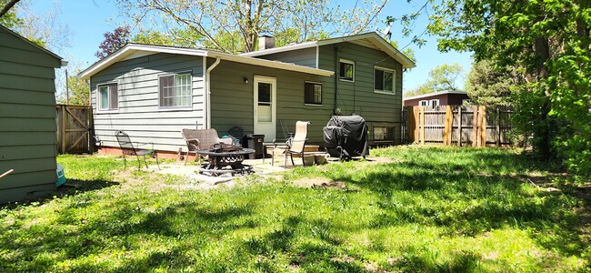 Building Photo - 4003 Latham St