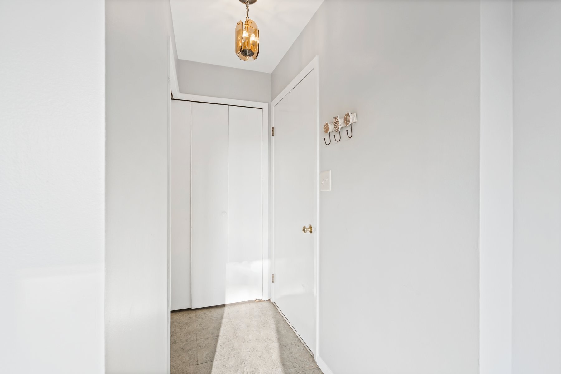 Building Photo - 15 Hillcrest Ave