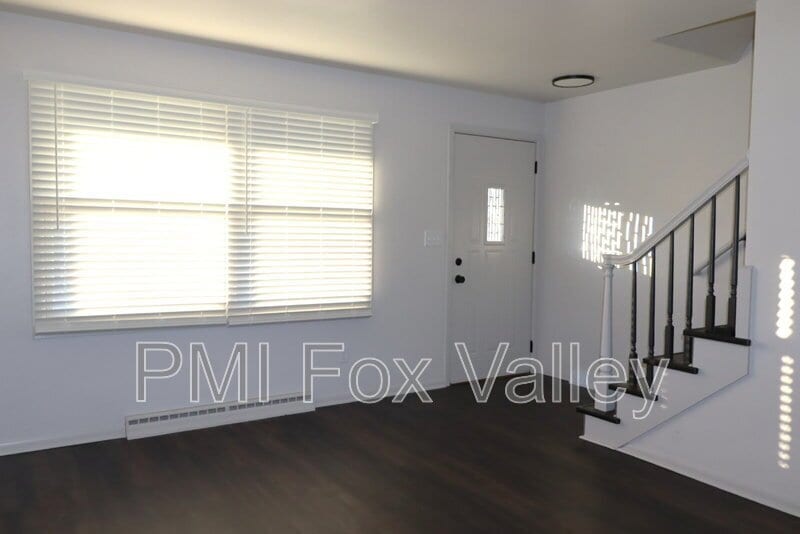 Building Photo - 800 N Hawthorne Dr