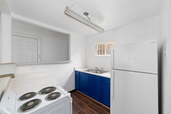Building Photo - 3705 Mandell St