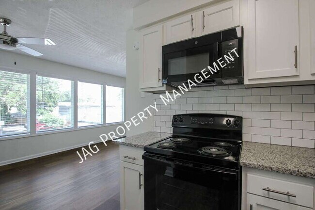 Building Photo - 1436 Berrier St