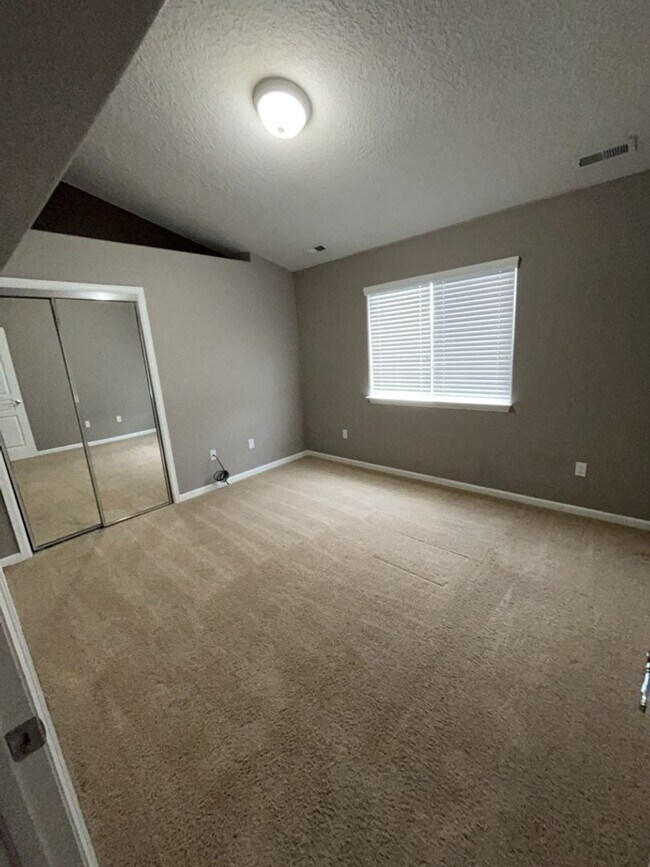 Building Photo - 10115 Avenida Vista Cerros NW