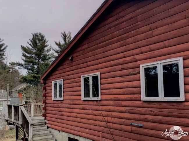 Building Photo - 13 Hemlock Rd