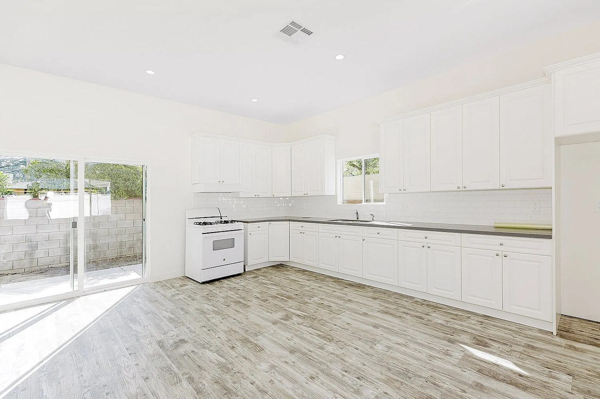 Building Photo - 9958 Marklein Ave