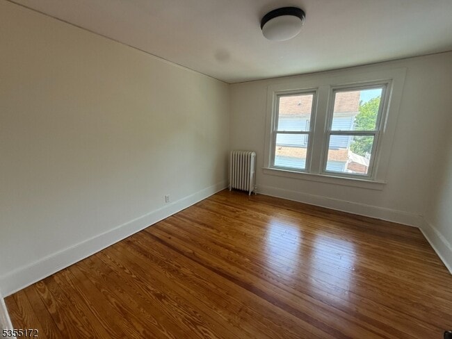 Building Photo - 19 E Hanover Ave