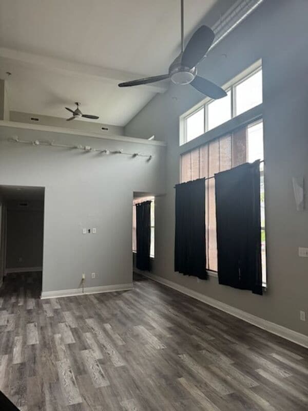 Building Photo - 2415 Brownsboro Rd
