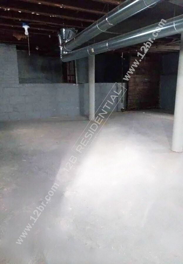 Building Photo - 2-Bedroom Home Near Freeway Access