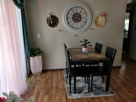 Building Photo - 210 Deschane Pl