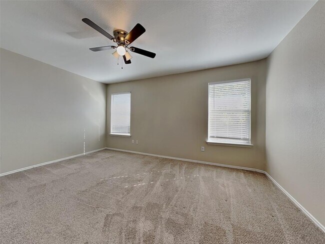 Building Photo - 228 Fall Creek Dr