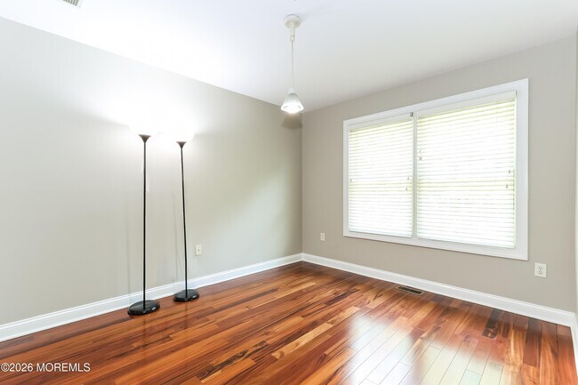 Building Photo - 18 Deepwater Cir