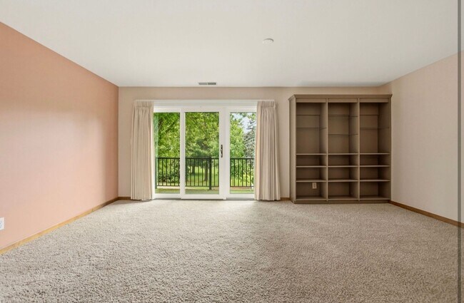 Building Photo - 2 Bedroom, 1.5 Bath Condo for Rent!