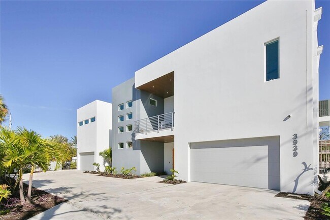 Building Photo - 3939 Higel Ave