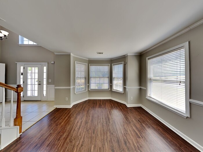 Building Photo - 6273 Selborn Dr SW