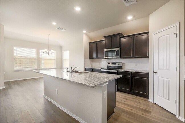 Building Photo - 401 Yemen Rd