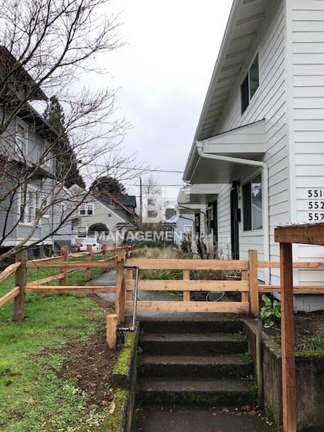 Building Photo - Piedmont Neighborhood light-filled townhom...