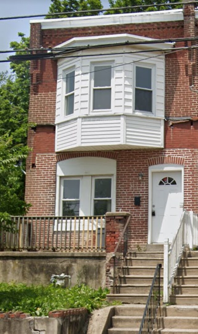 Primary Photo - 904 W 3rd St