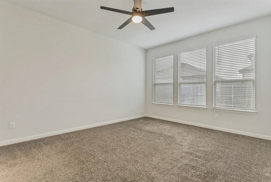 Building Photo - 9125 Highland Orchard Dr