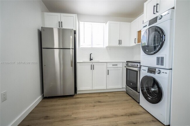 Building Photo - 1955 NW 2nd Ct