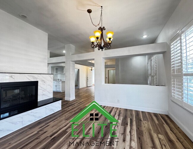 Building Photo - **Stunning Custom Home with Solar and Pool in Prestigious Granite Bay Neighborhood**