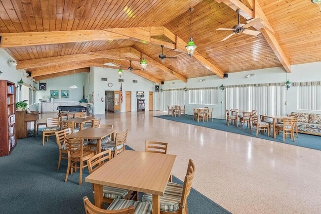 Building Photo - 1980 Sunset Ave