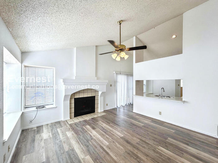 Building Photo - 10207 Raven Field Dr