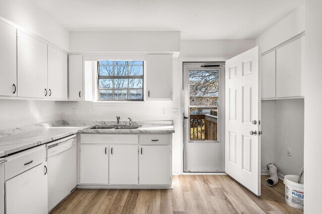 Building Photo - 4558 Brooke Valley Dr