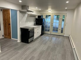 Building Photo - 416 Boyd St