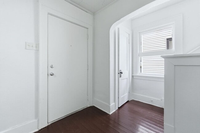 Building Photo - 3 BR - Classic Charm Meets Modern Living