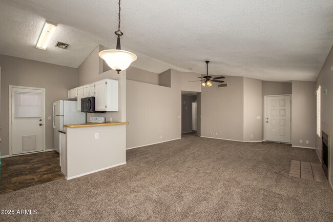 Building Photo - 10015 N 66th Dr