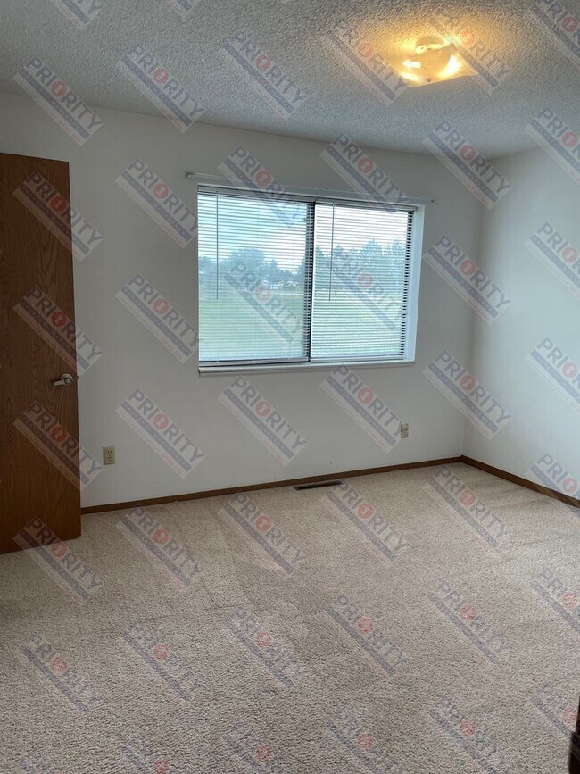 Building Photo - 720 S Gurley Ave