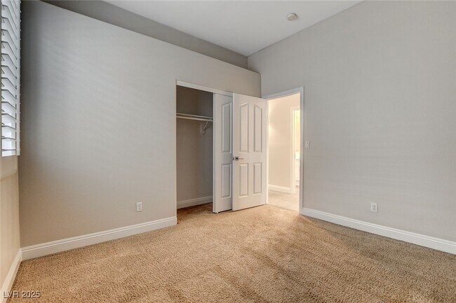 Building Photo - 2794 Glen Port St