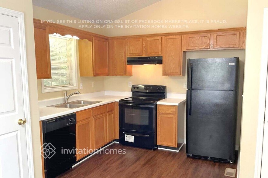 Building Photo - 240 Brookside Dr