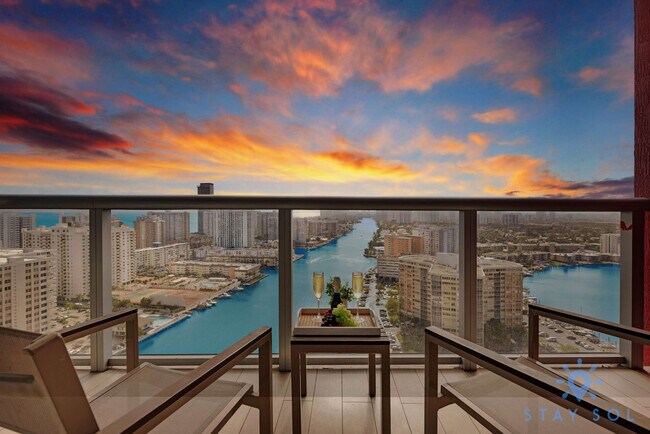 Building Photo - 2602 E Hallandale Beach Blvd