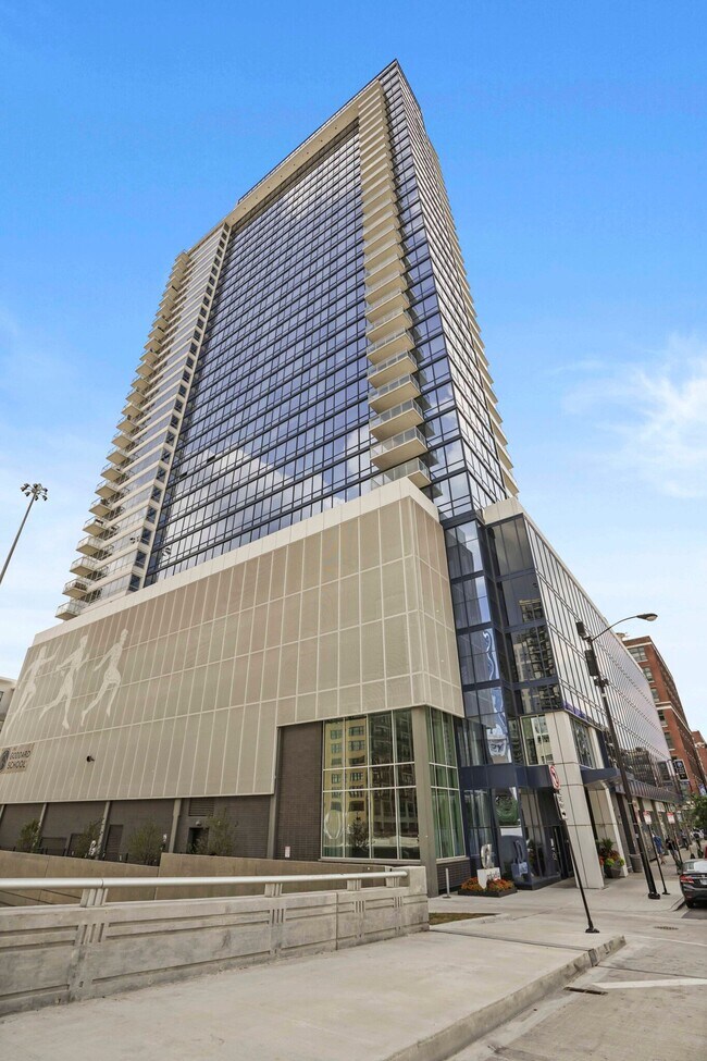Building Photo - 749 W Adams St