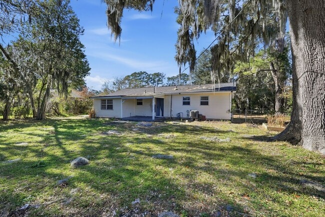 Building Photo - Ranch Style Home in Southside Savannah