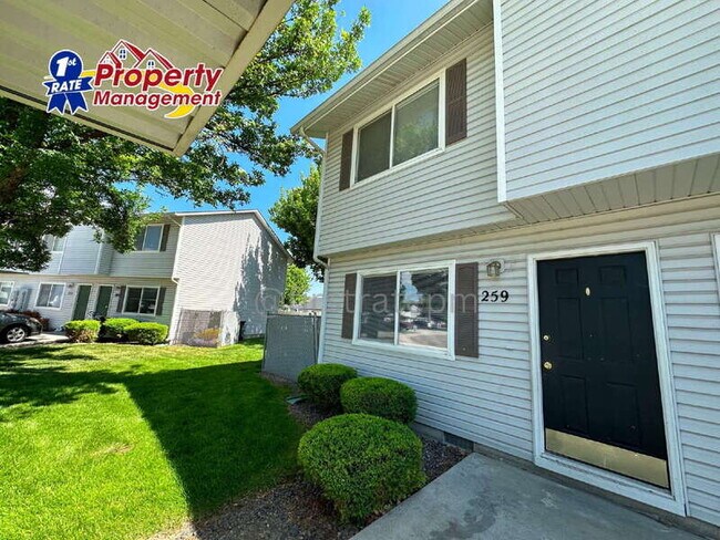 Building Photo - 2073 N Woodford Ave