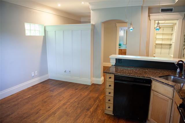 Building Photo - 5837 Velasco Ave