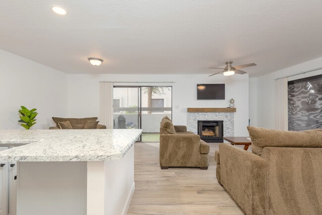Building Photo - 2959 N 68th Pl