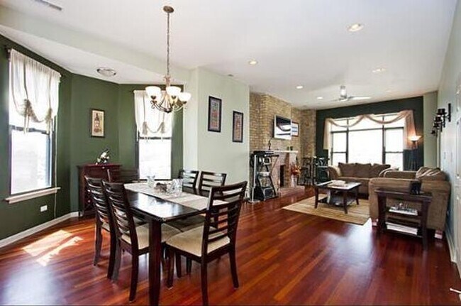 Primary Photo - 613 N Racine Ave