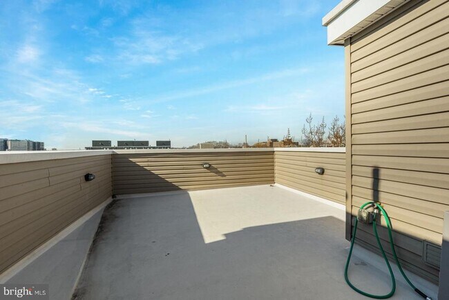 Building Photo - 834 N 19th St