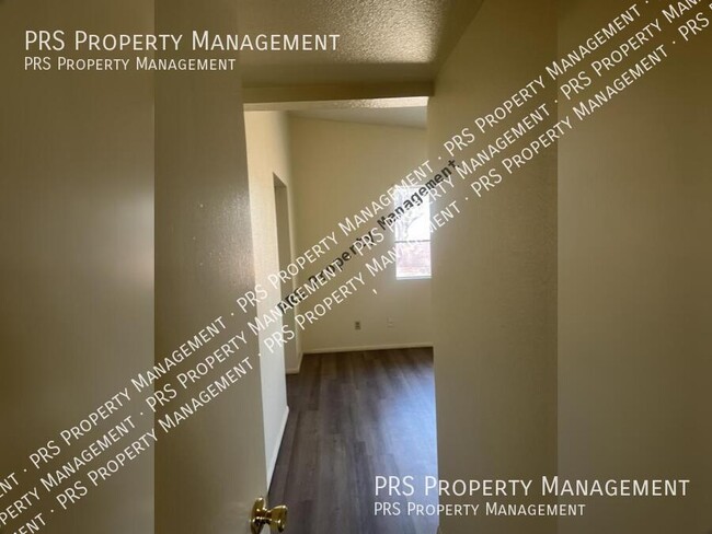 Building Photo - Reduced Price