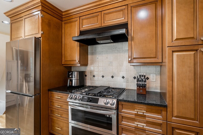 Building Photo - 1460 Valley View Rd