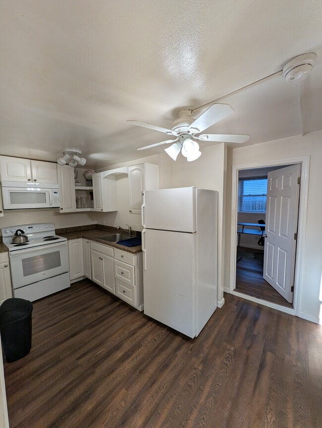 Building Photo - 13 W Market St