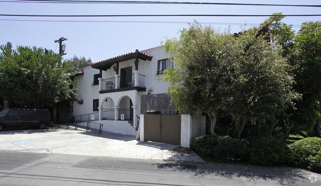 Building Photo - Hacienda By The Sea