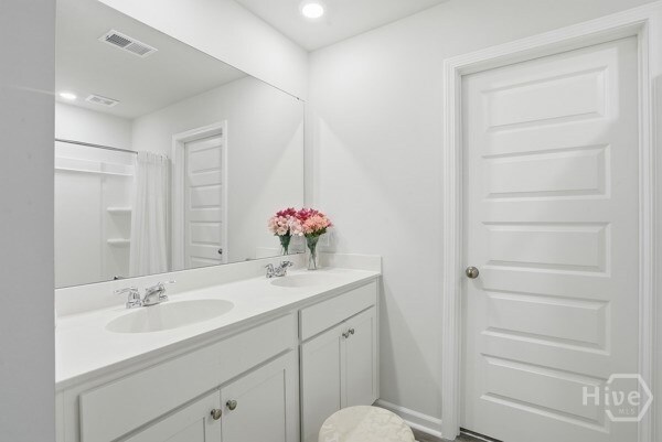 Building Photo - 100 Amethyst Dr