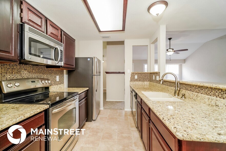 Building Photo - 6519 Spanish Earth