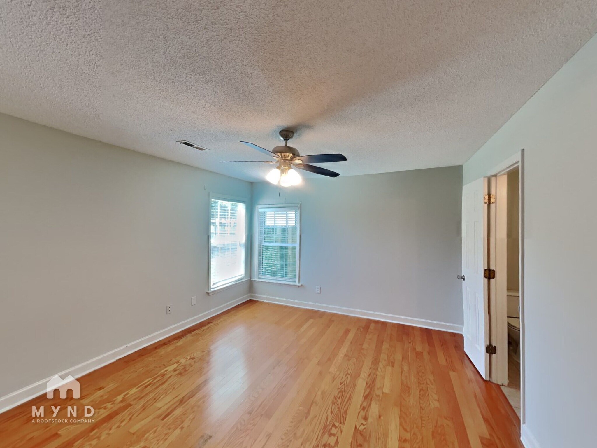 Building Photo - 3306 Woodland Park Rd