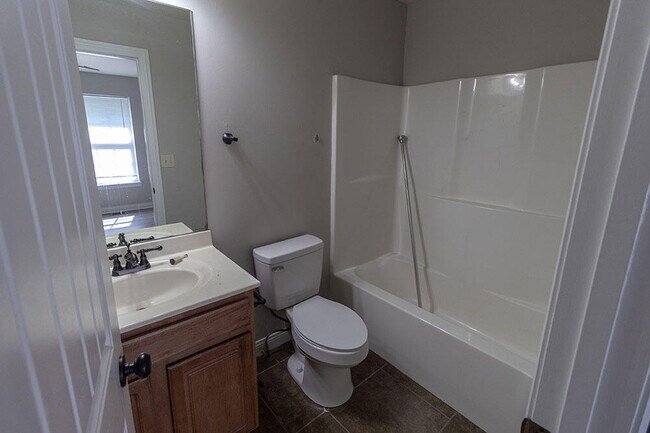 Building Photo - 4700 Dehaven Dr