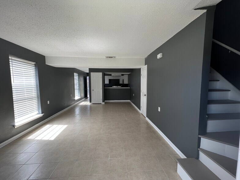 Building Photo - 520 Revere Dr